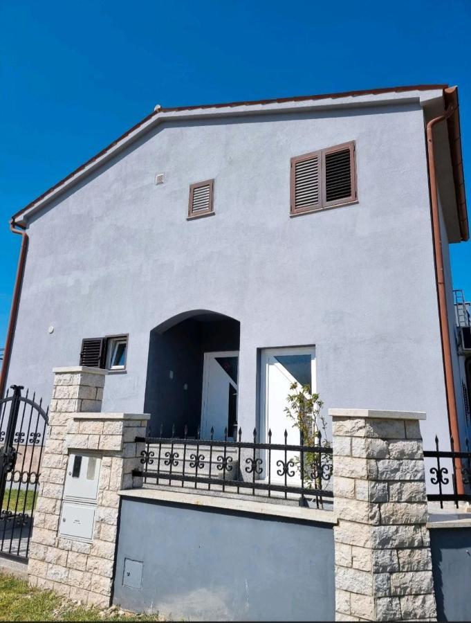Frida Pula Exterior foto